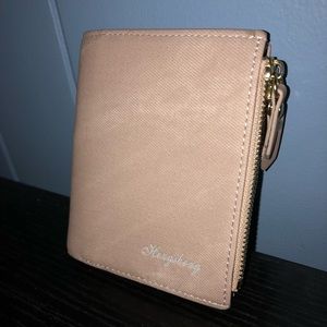 Women’s wallet!